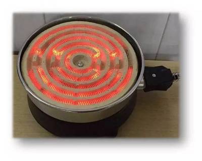 后風(fēng)擋玻璃上的線條探秘 電加熱除霜原理與應(yīng)用